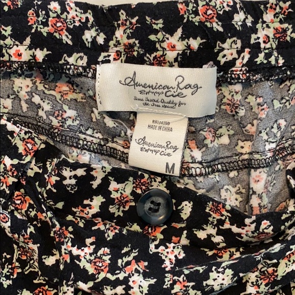 floral shorts - Picture 3 of 3